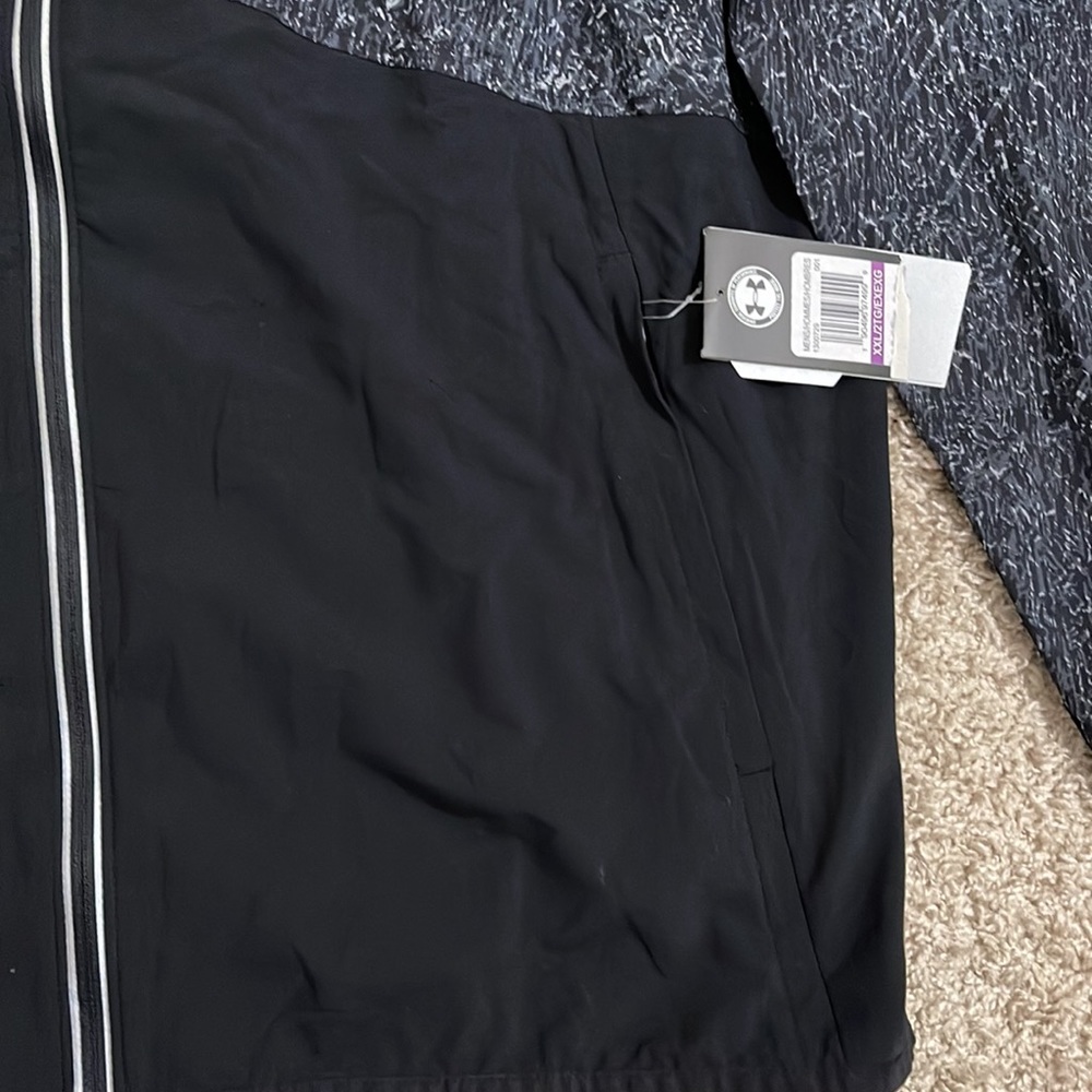 NWT Under Armor Men's Run True Printed Black Reflective Jacket 1300729 SZ XXL - Picture 5 of 8